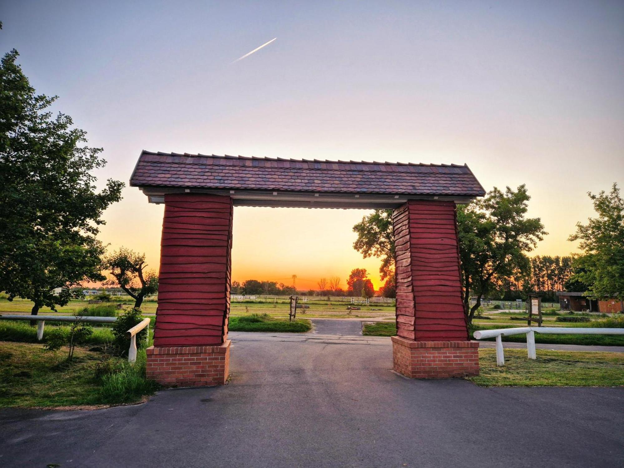 Project June - Ehemals Landgasthof Jueterbog Exteriér fotografie